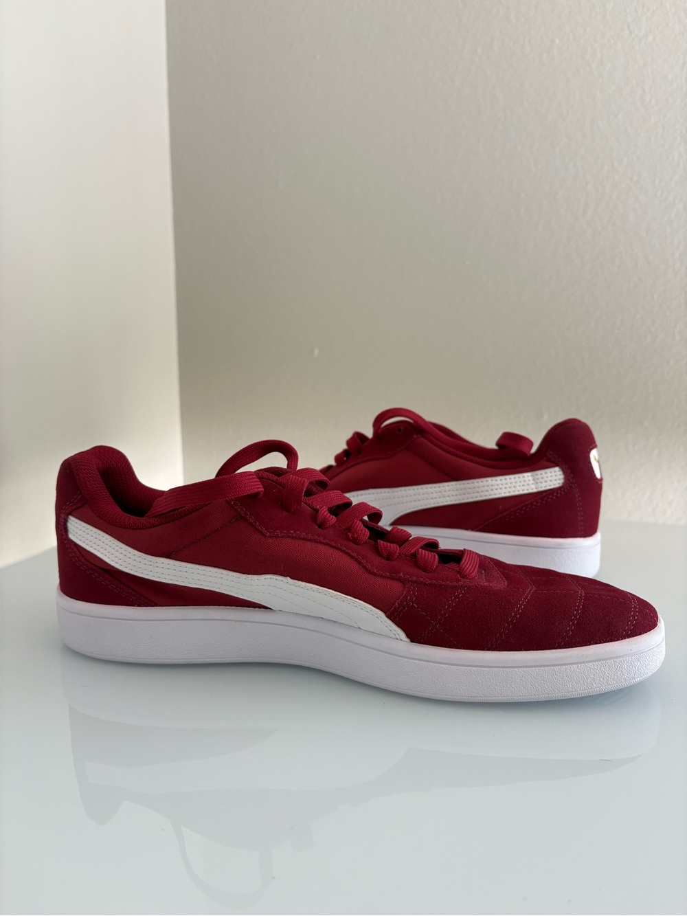 Puma Men’s Low-Top Sneakers in Burgundy and White